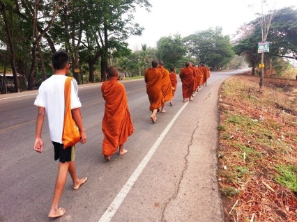 buddhist-monks-returning-to-monastery